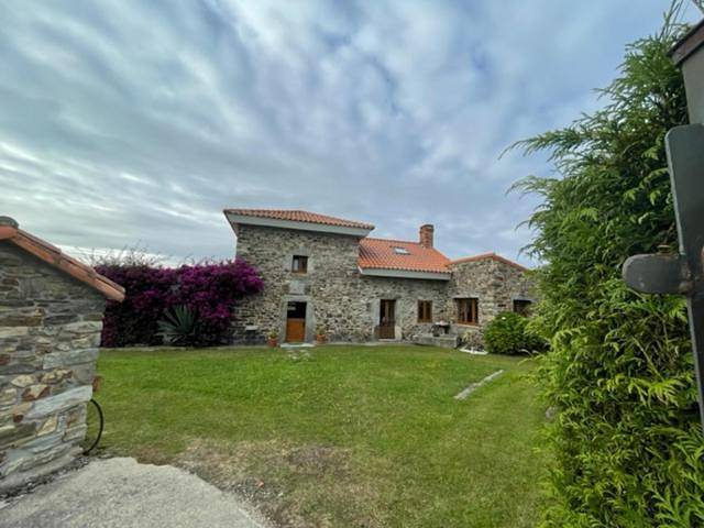 Casa rural para 8 personas, con Balcón y Terraza además de Jardín y Vistas en Costa Occidental Asturiana - 4