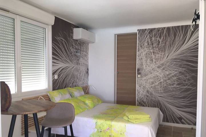 Location de vacances pour 2 personnes, avec piscine dans Plage de la Gaillarde - 3