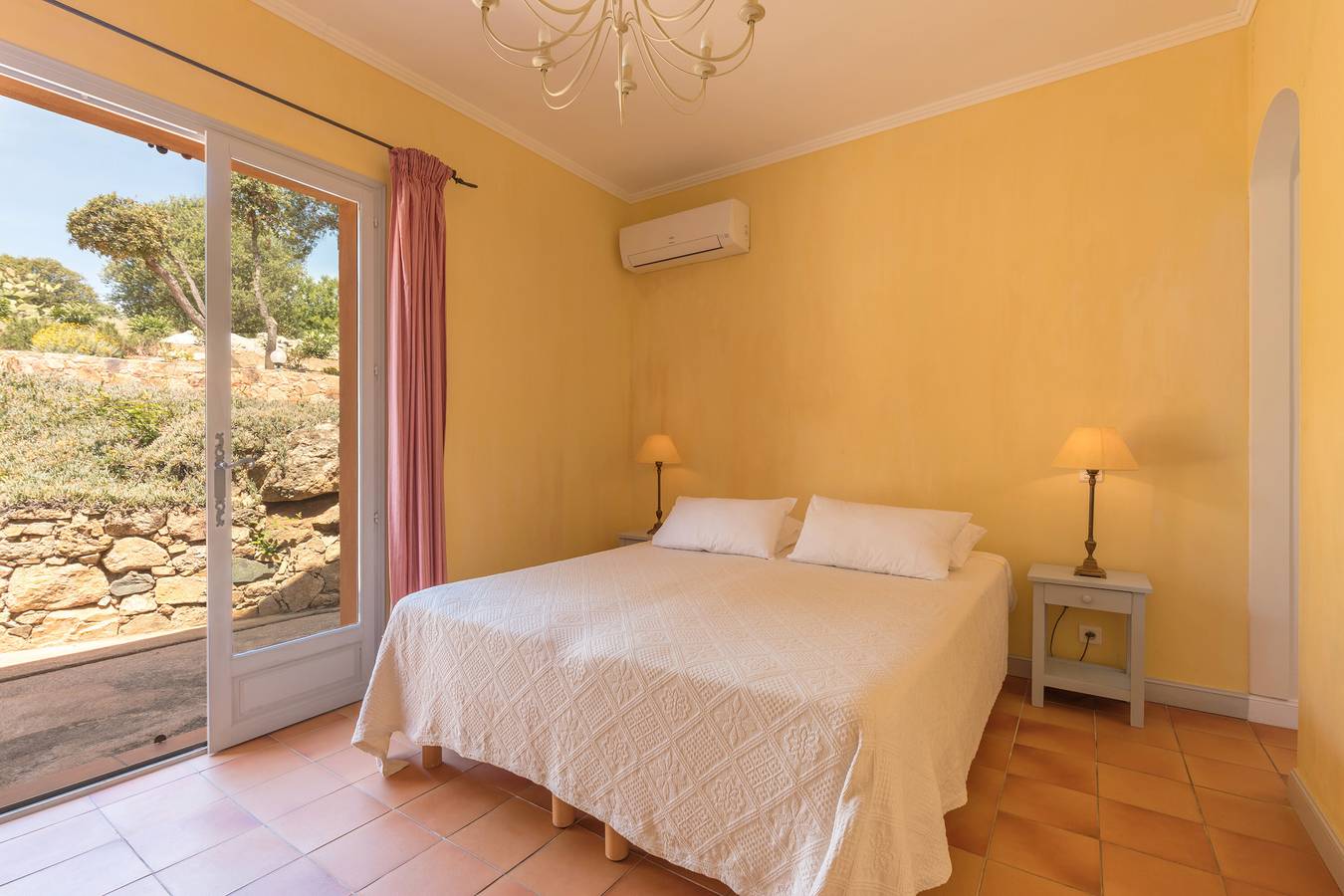 Villa 'Cesarina' avec vue sur la mer, Wi-Fi et climatisation in Calvi, Région de Calvi