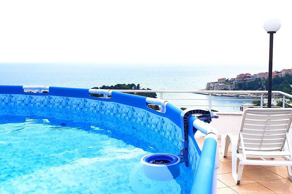 Triple studio with sea view private balcony and kitchenette in Ulcinj, Dulcigno