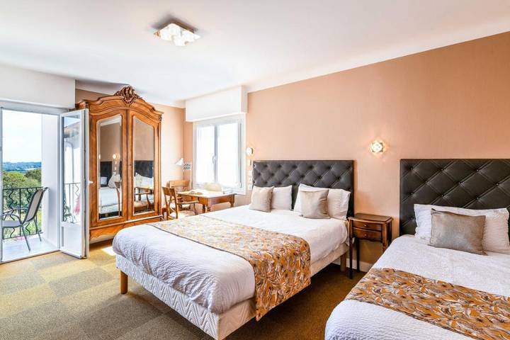 Hôtel pour 3 personnes, avec Terrasse ainsi que Jardin et Piscine à Montfort-en-Chalosse - 4