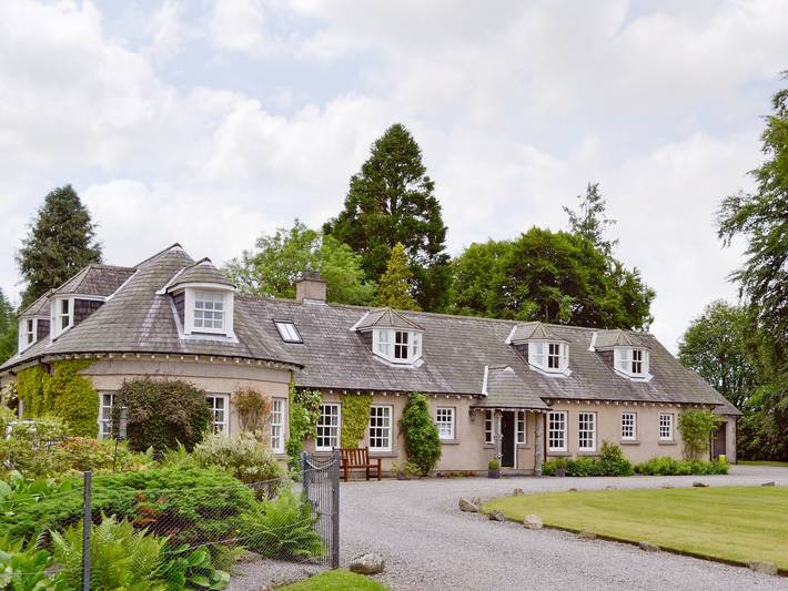 Log cabin for 8 people, with garden, with pets in Banchory