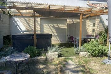 Gîte pour 4 personnes, avec jardin et terrasse à Sanilhac-Sagriès