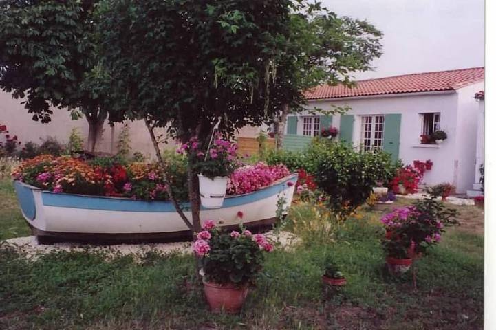 Cottage for 4 people, with Terrace and Garden in Ile de Re