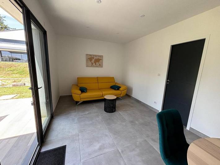 Location de vacances pour 3 personnes, avec piscine et jardin à Valaurie - 4