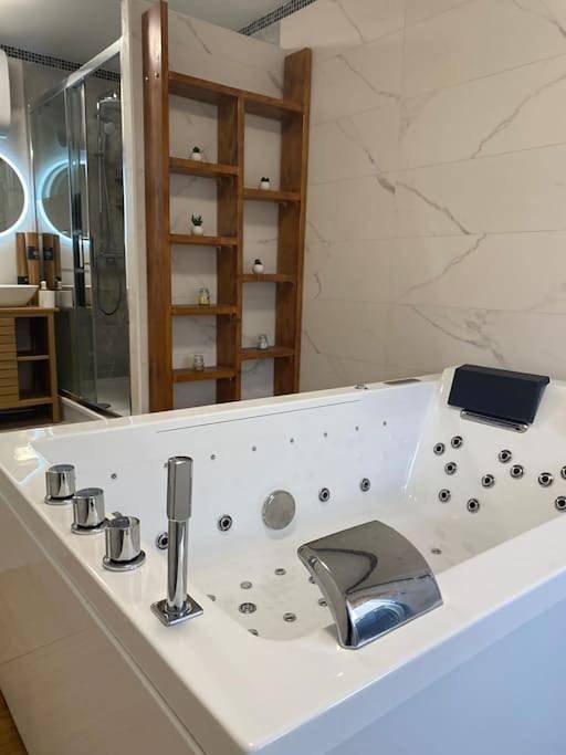 Appartement de vacances pour 4 personnes, avec jacuzzi et balcon