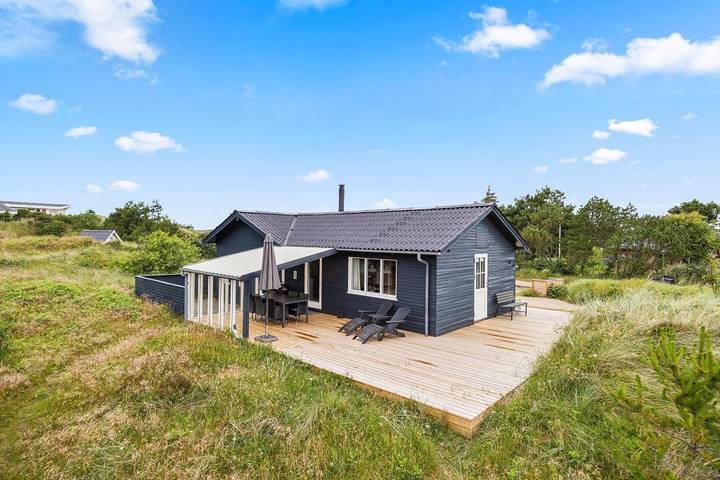 Ferienhaus mit Meerblick für 5 Personen, mit Balkon/Terrasse und Sauna sowie Terrasse in Henne Strand