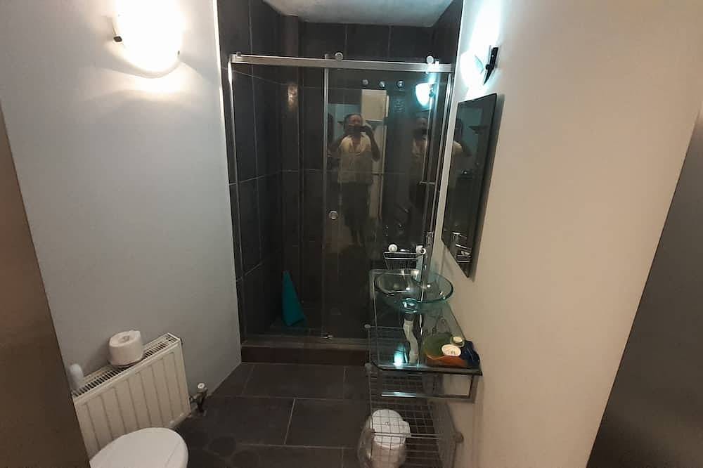 Huis-appartementen begane grond panoramisch uitzicht op zee en fort bovengronds zwembad in Methoni, Messenia