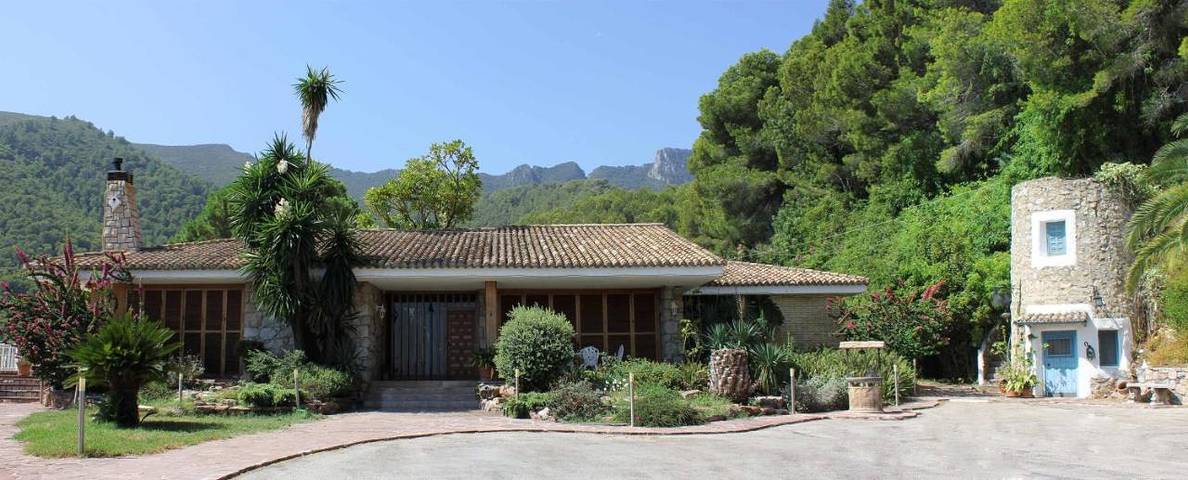 Location de vacances pour 32 personnes, avec vue ainsi que jardin et piscine à Favara - 2