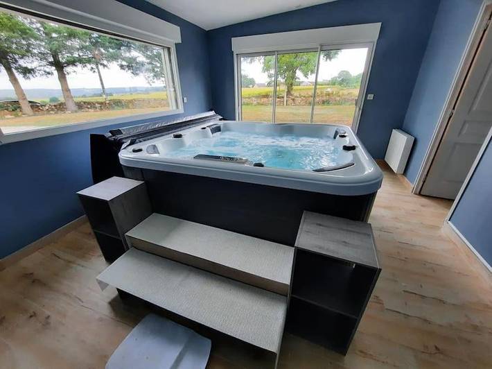 Location de vacances pour 7 personnes, avec jacuzzi ainsi que terrasse et jardin à Languidic