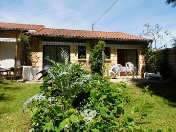 Gîte pour 4 personnes, avec terrasse et jardin, animaux acceptés à Sarlat-la-Canéda