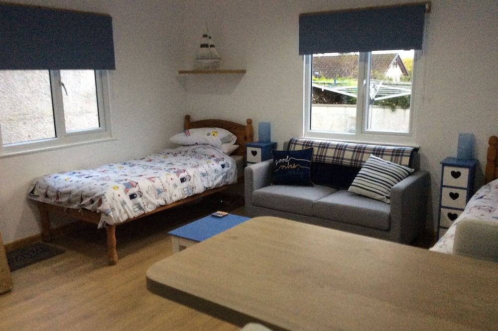 Entire apartment, Ideal studio base for groups or families exploring or golfing within the area in Nairn, Highlands