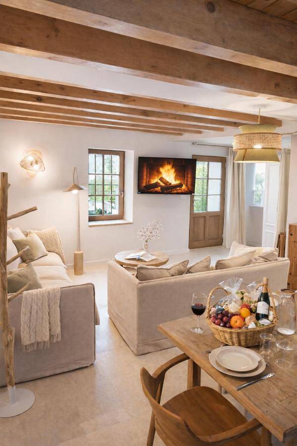 Lakefront Cottage On Lake Bourget in Conjux, Région de Chambéry