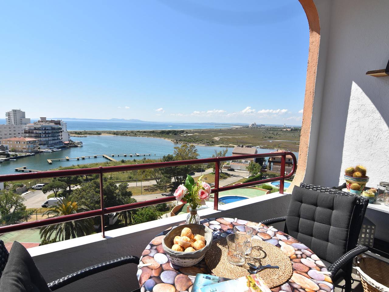 Estudio entero, Estudio Acogedor en Roses con Piscina Comunitaria in Santa Margarida, Roses