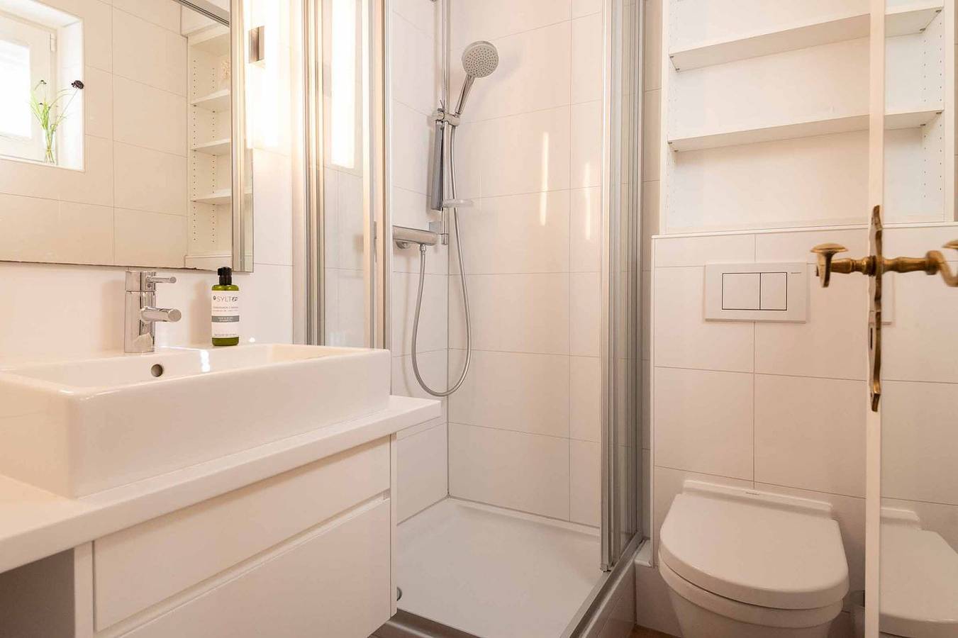 Ganze Wohnung, Gemütliche 2-Zimmer Dg-Ferienwohnung auf ca. 40 m² Wohnfläche, für 2 Personen in Wenningstedt, Sylt