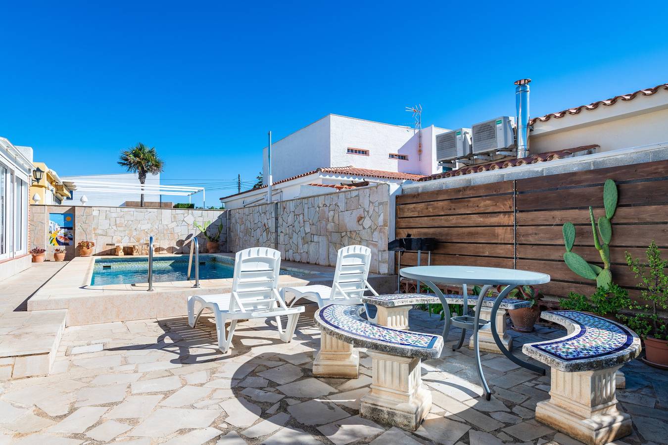 Villa Monbijou con piscina privada y Wi-Fi, cerca de la playa in Vinaroz, Costa del Azahar