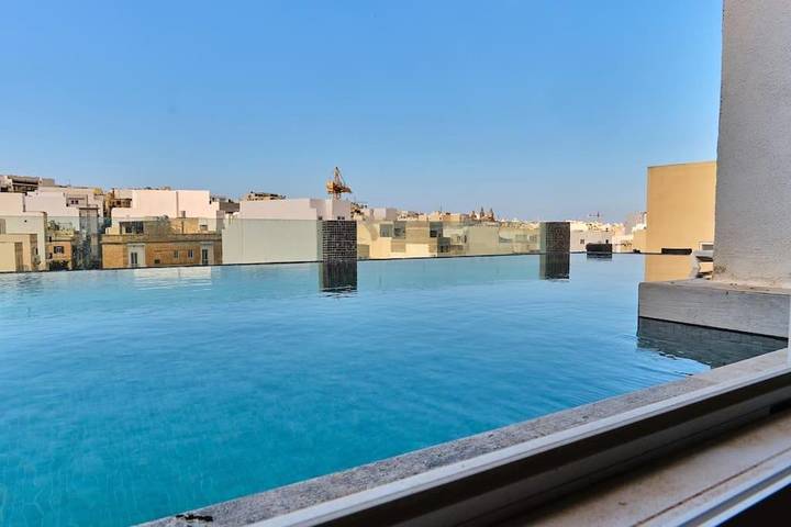 Gîte pour 4 personnes, avec terrasse et piscine dans Gzira - 3