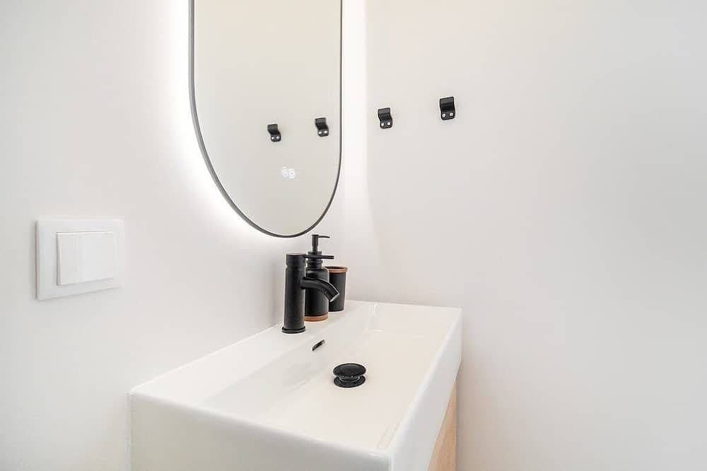 Sunny Studio Stay in Central Oeiras in Oeiras, Costa de Lisboa