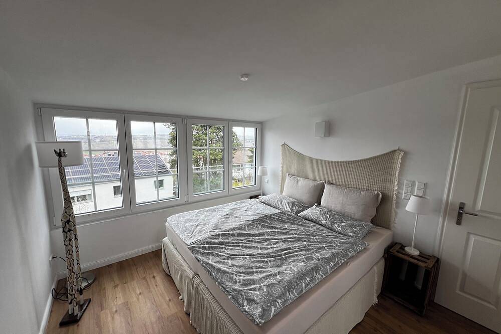 Ganze Wohnung, Apartment mit atemberaubendem Blick über Besigheim in Besigheim, Kraichgau