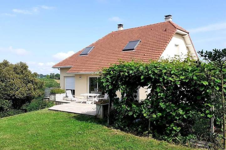 Gîte pour 4 personnes, avec jacuzzi à Saint-Faust