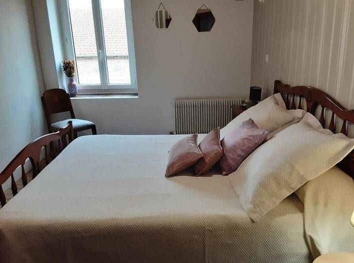 Chambre d’hôte pour 2 personnes, avec jardin dans la Loire - 2