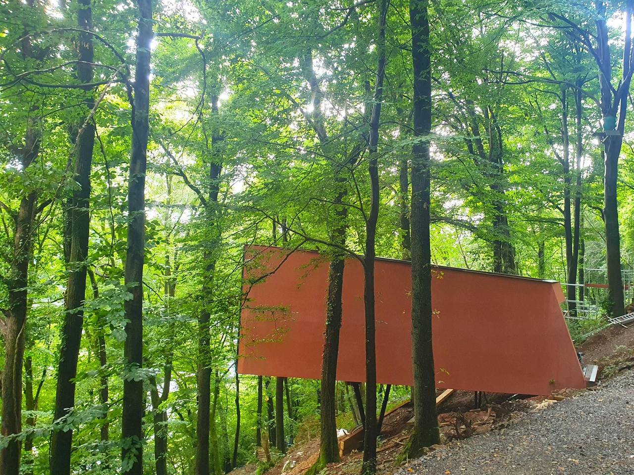 Een boomhut in het hart van La Roche
 in La Roche-en-Ardenne, Provincie Luxemburg