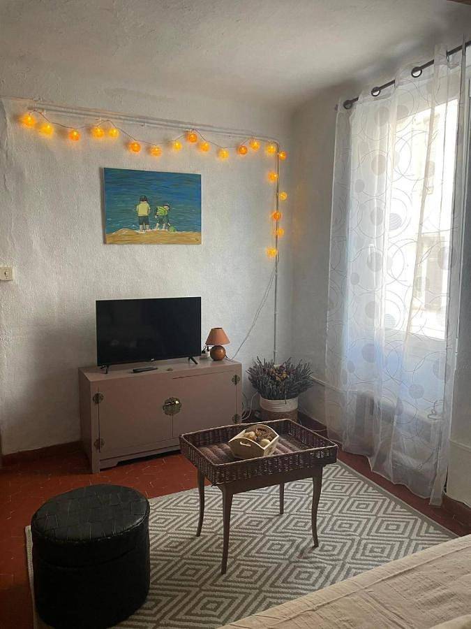 Appartement entier, Two-Bedroom Apartment in Salernes, Région de Draguignan