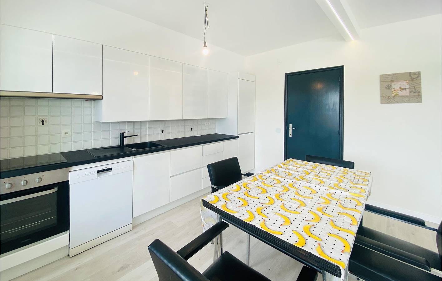Apartamento vacacional entero, Apartamento de vacaciones para 6 personas con jardín in Ciudad de Ostende, Ostende