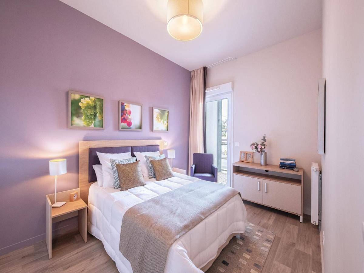 One-Bedroom Apartment in Cenon, Région de Bordeaux