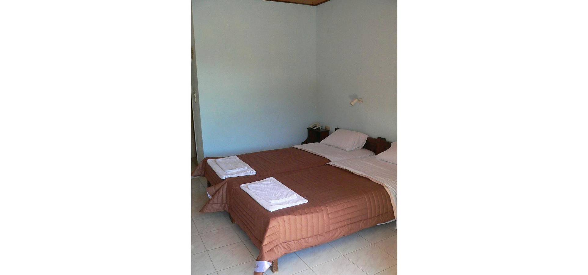 Studio Apartment 'Apraos Bay Hotel Room 2' with Sea View, Wi-Fi and Air Conditioning in Greece