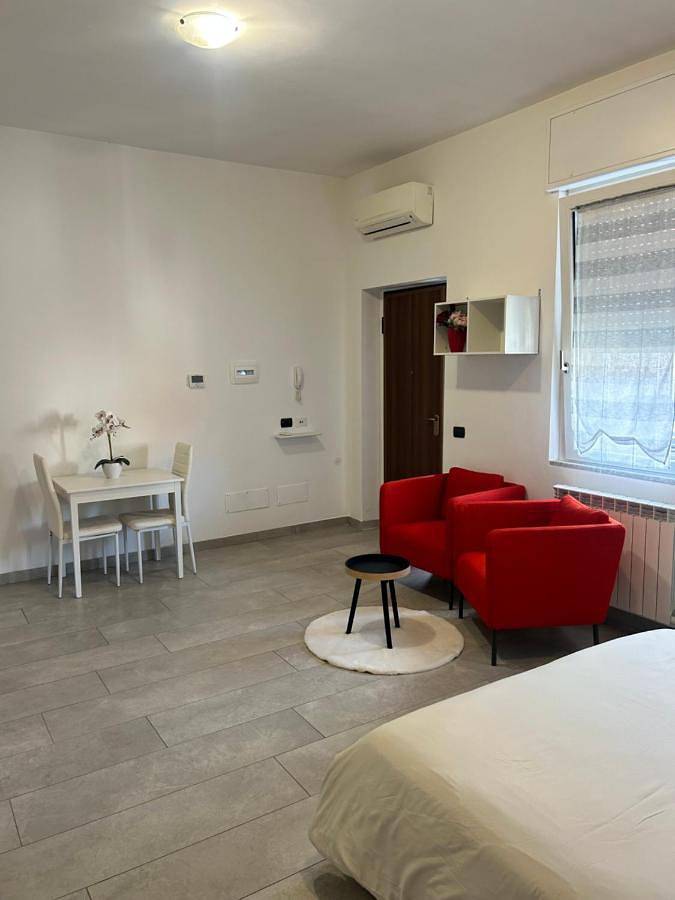 Gîte pour 2 personnes, avec jardin à Magenta - 4