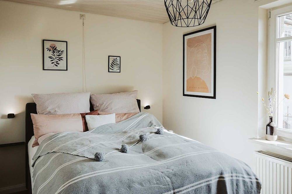 Ganze Wohnung, Ferienwohnung Gnadensee (Og) mit 90 qm, 2 Schlafzimmer + Wohnbereich, max. für 5 Personen in Allensbach, Untersee