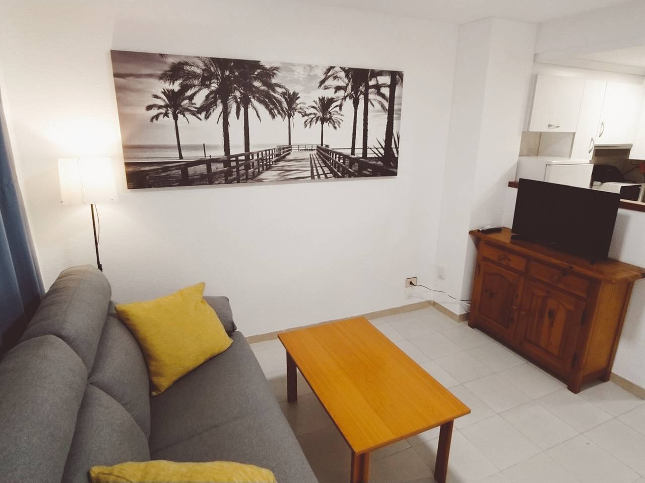 Apartamento entero, Apartamento en Benicàssim con aire acondicionado y parking, a 3 min de la playa in Benicasim, Costa del Azahar