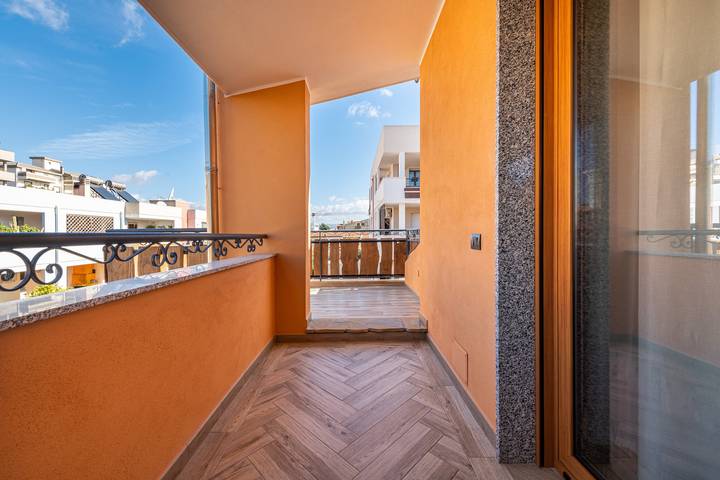 Appartamento intero, Spaziosa casa vacanze "Paradise Home" con Wi-Fi e balcone in Quartu Sant'Elena, Campidano