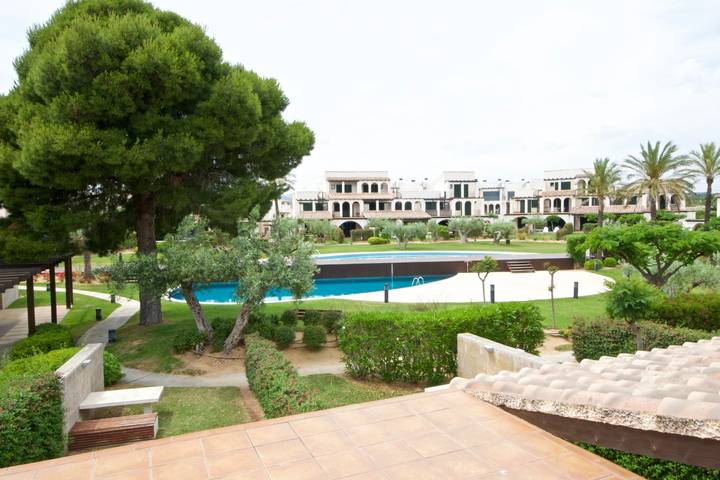 Location de vacances pour 7 personnes, avec bassin pour enfant ainsi que terrasse et jardin, animaux acceptés à El Perelló - 3