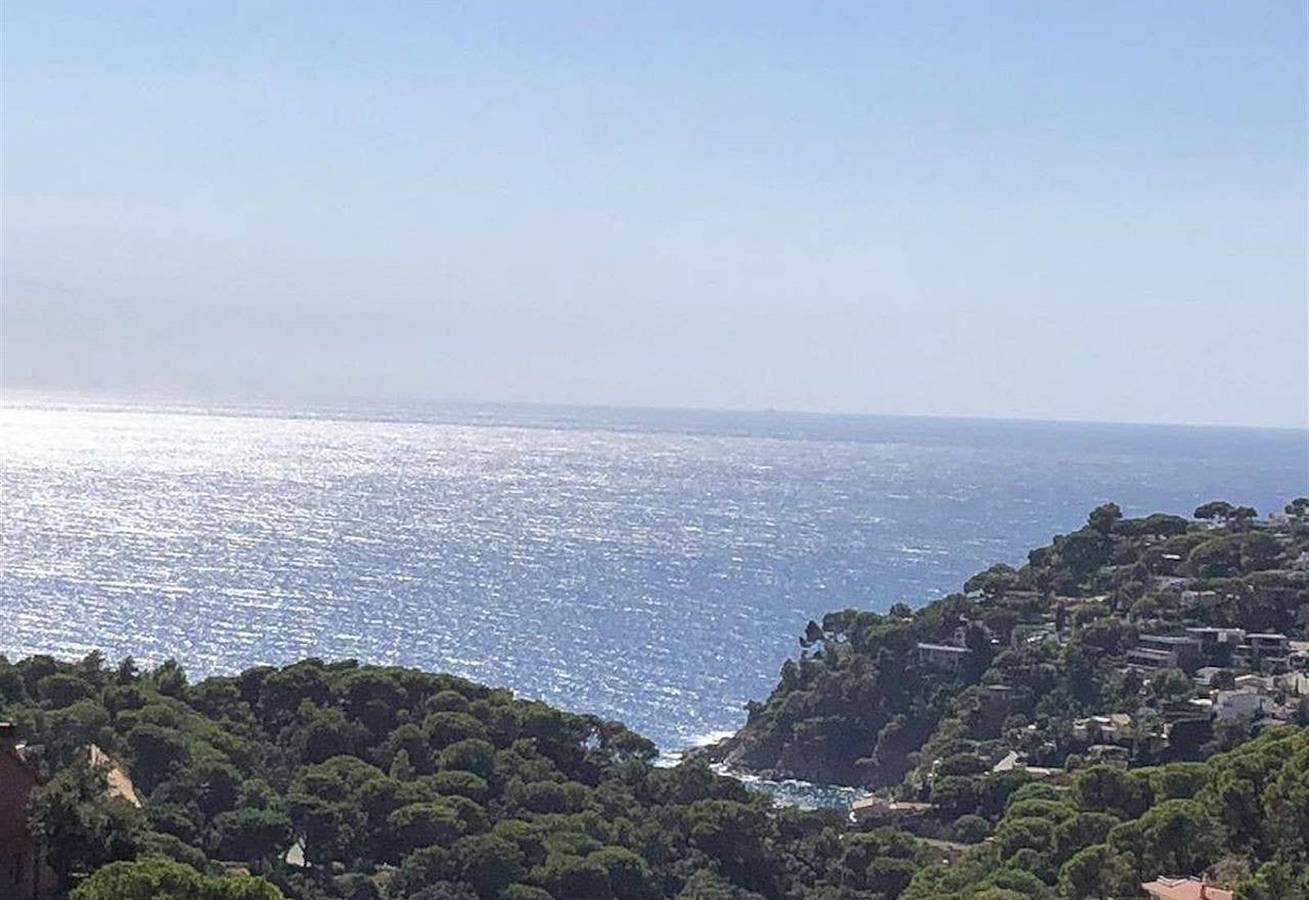 Villa Marina met Uitzicht op Zee, Zwembad & Wi-Fi in Canyelles, Lloret de Mar
