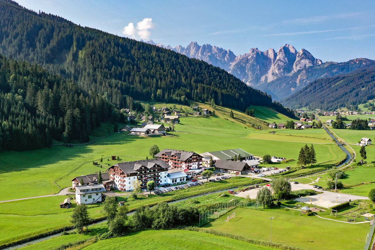 Vitalhotel Gosau - Junior Suite mit 2 Schlafzimmern in Dachsteingebirge, Gosau
