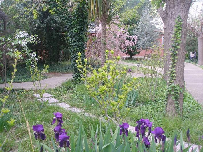 Hôtel pour 2 personnes, avec Balcon et Terrasse ainsi que Jardin et Vue à Agde