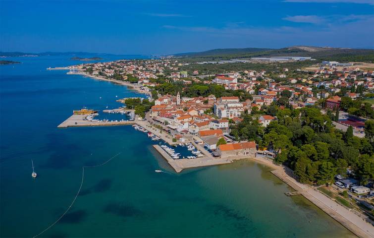 Ferienhaus für 6 Personen, mit Terrasse in Sveti Filip i Jakov - 2