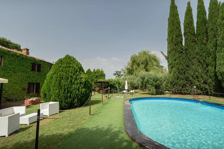 Ferienwohnung für 4 Personen, mit Ausblick und Garten sowie Pool, mit Haustier - 1