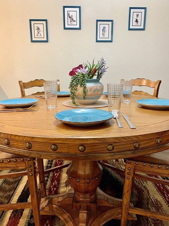 Vacation rental for 6 people, with pool and hot tub as well as balcony in Oak Creek