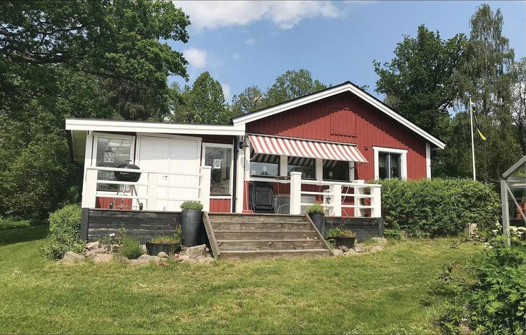 Ferienhaus für 8 Personen, mit Ausblick und Garten sowie Terrasse und Seeblick, kinderfreundlich