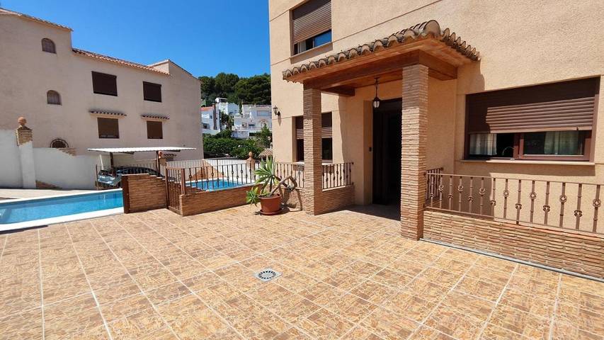 Apartamento de vacaciones para 8 personas, con terraza y piscina - 1