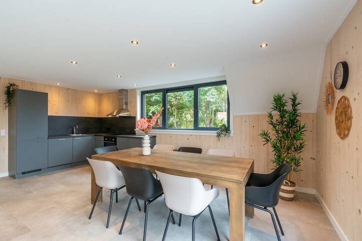 Ferienhaus für 8 Personen, mit Balkon/Terrasse und Terrasse sowie Garten in Groote Keeten