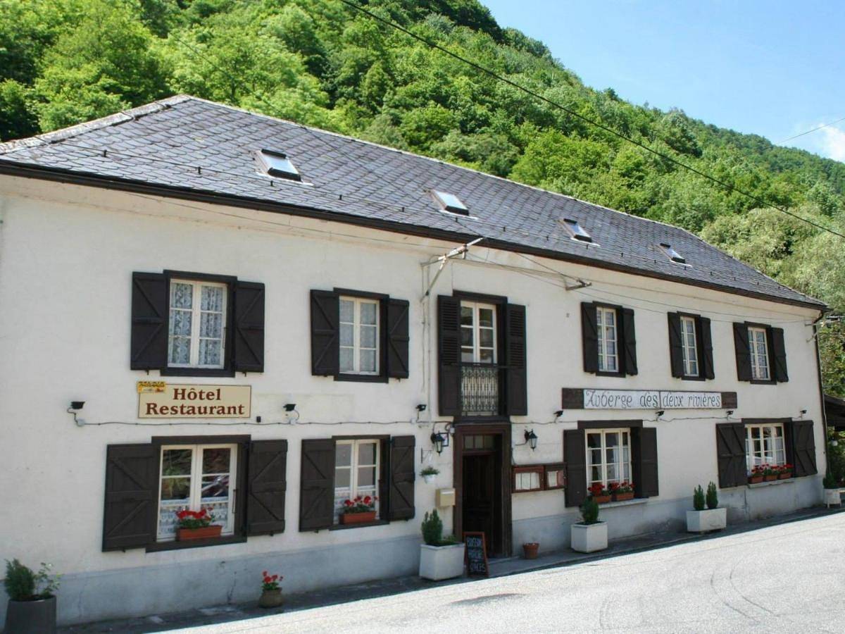Auberge Des Deux Rivières in Seix, Parc naturel régional des Pyrénées ariégeoises