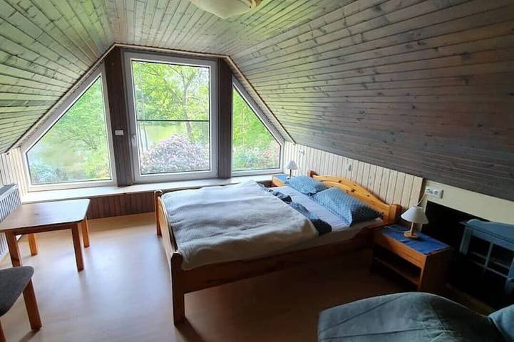 Idyllisches Haus mit 85qm Wohnfläche direkt am See mit optionalem Hot-Tub in Grabstede, Bockhorn