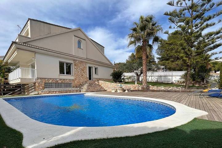 Chalet para 12 personas, con jardín y balcón - 1