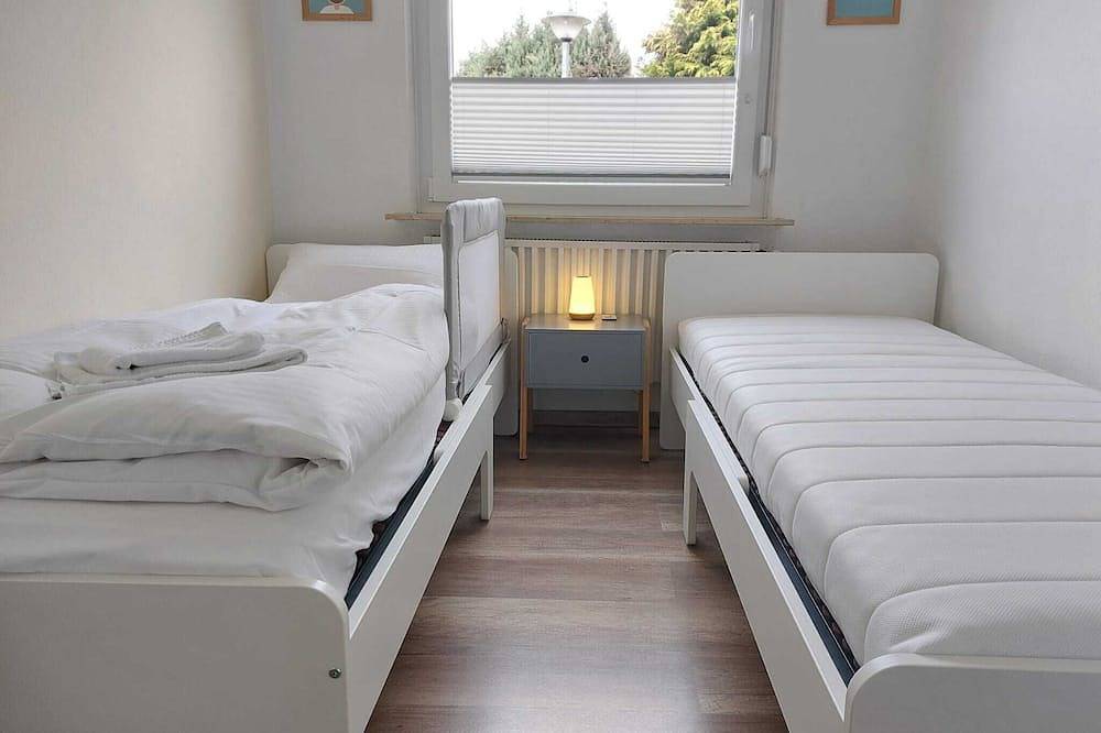 Ganze Wohnung, Moderne Ferienwohnung in Nordseenähe mit Terrasse und Garten in Schortens, Metropolregion Bremen-Oldenburg