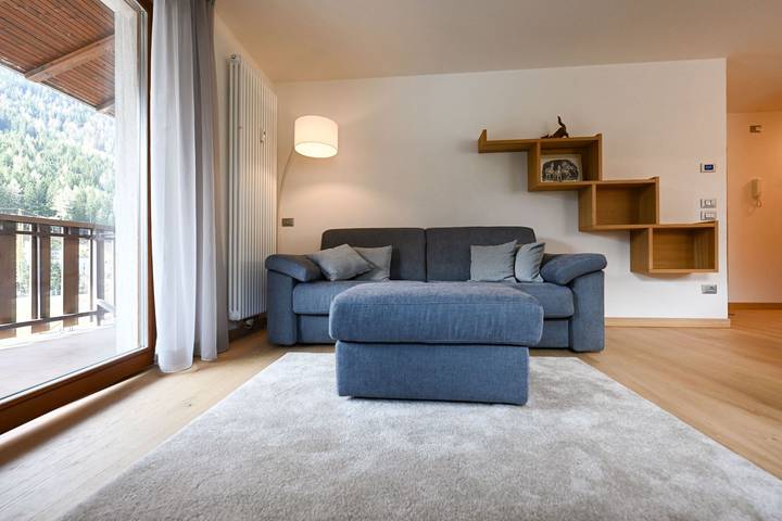 Ganze Ferienwohnung, Ferienwohnung für 4 Personen mit Balkon in Canazei, Dolomiti Superski