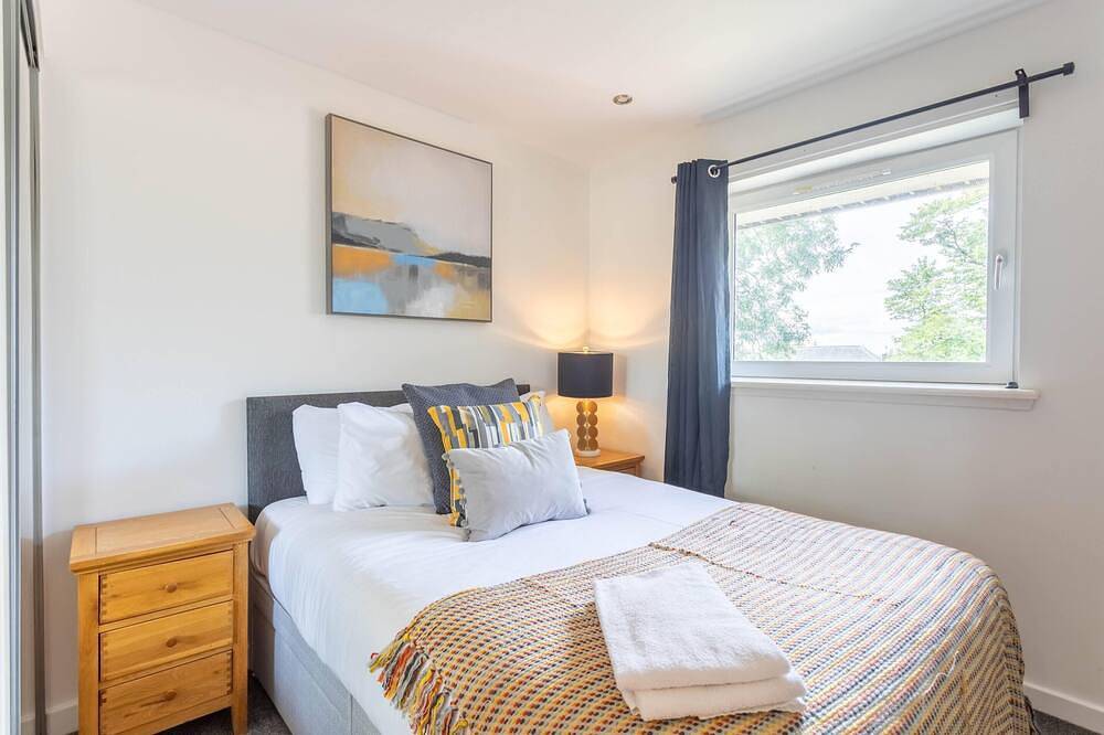 Appartement entier, Broompark-Appartement-Sdb privée avec baignoire-Vue sur la campagne in Glasgow, Greater Glasgow and Clyde Valley